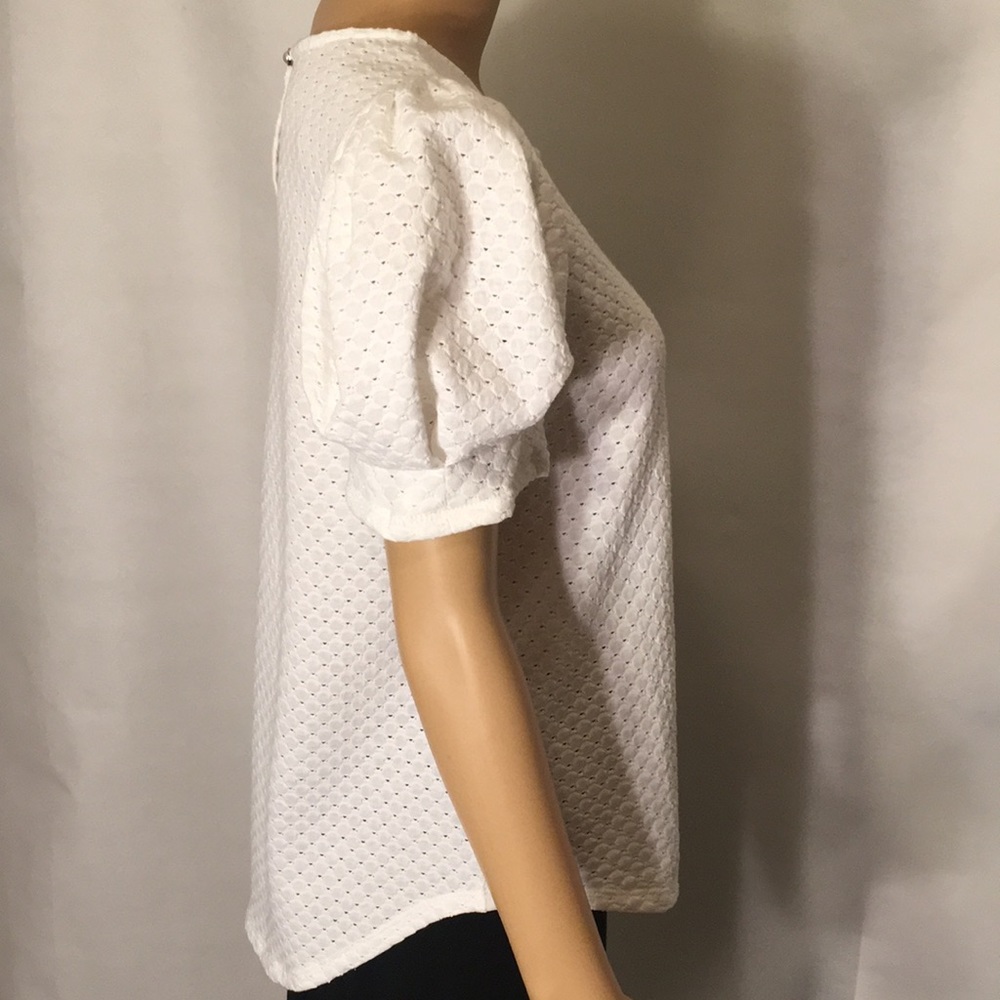 NWT White Textured Short Sleeve Crewneck Top - Picture 4 of 16